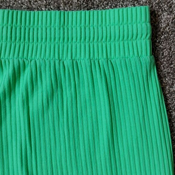 Women's New With Tag Active Zone Size 3X Green Ribbed Shorts - Picture 10 of 16